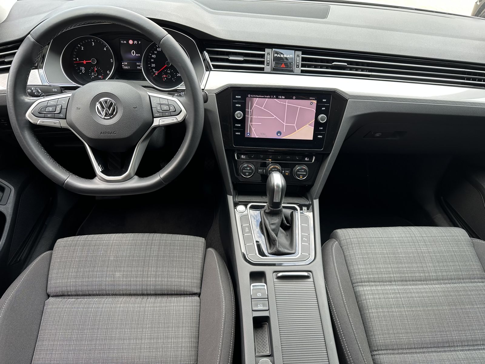 Fahrzeugabbildung Volkswagen Passat Variant 2.0 TDI DSG Business NAV+LED+KAM