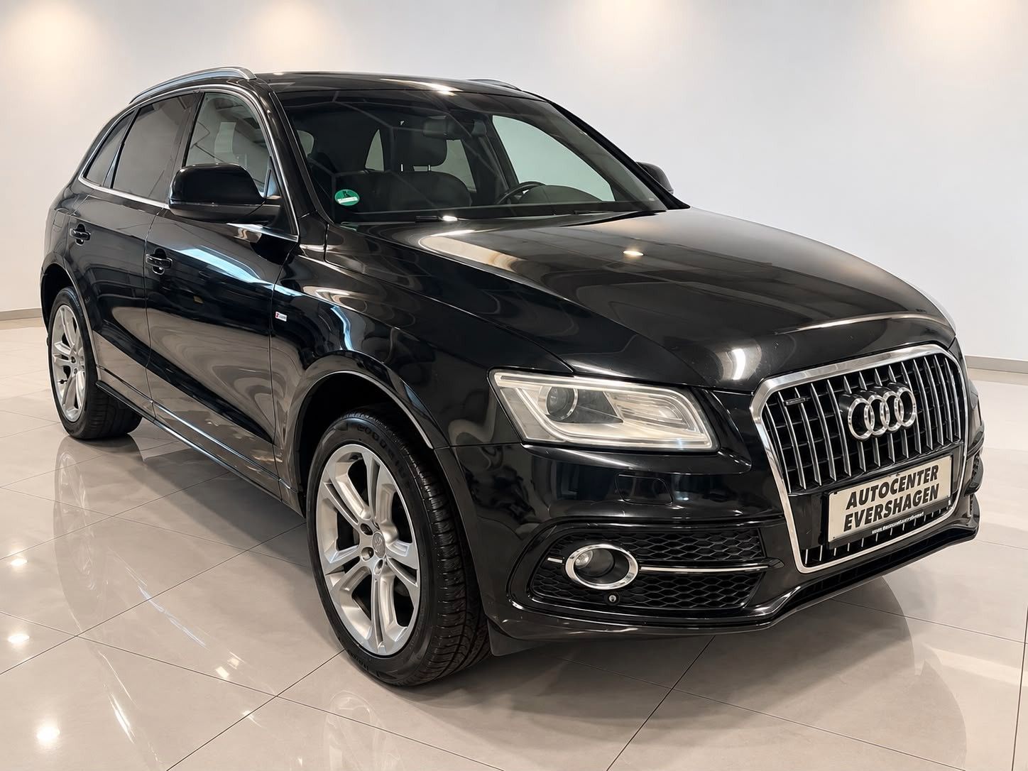 Audi Q5 2.0 TFSI 165 kW quattro/Navi/PDC/HU&AU