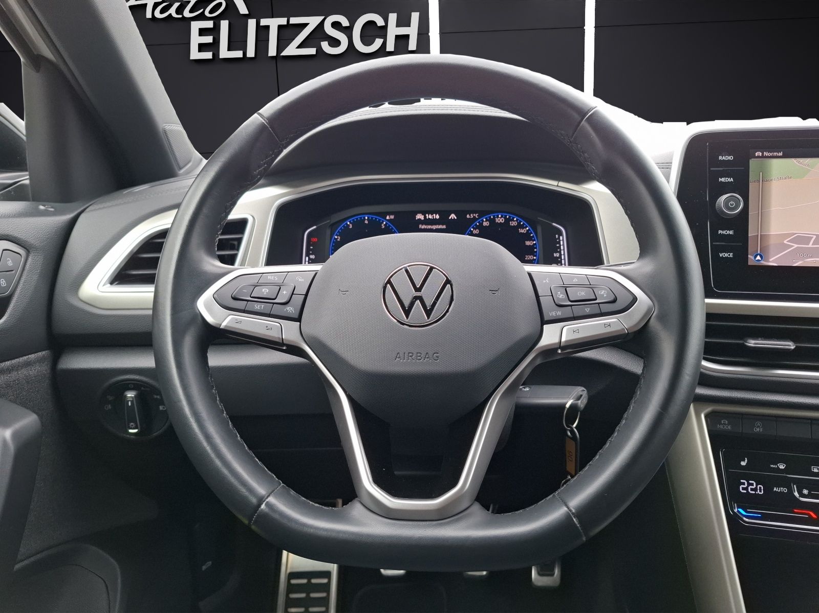 Fahrzeugabbildung Volkswagen T-Roc Move Matrix Navi AID ACC RFK SH LM