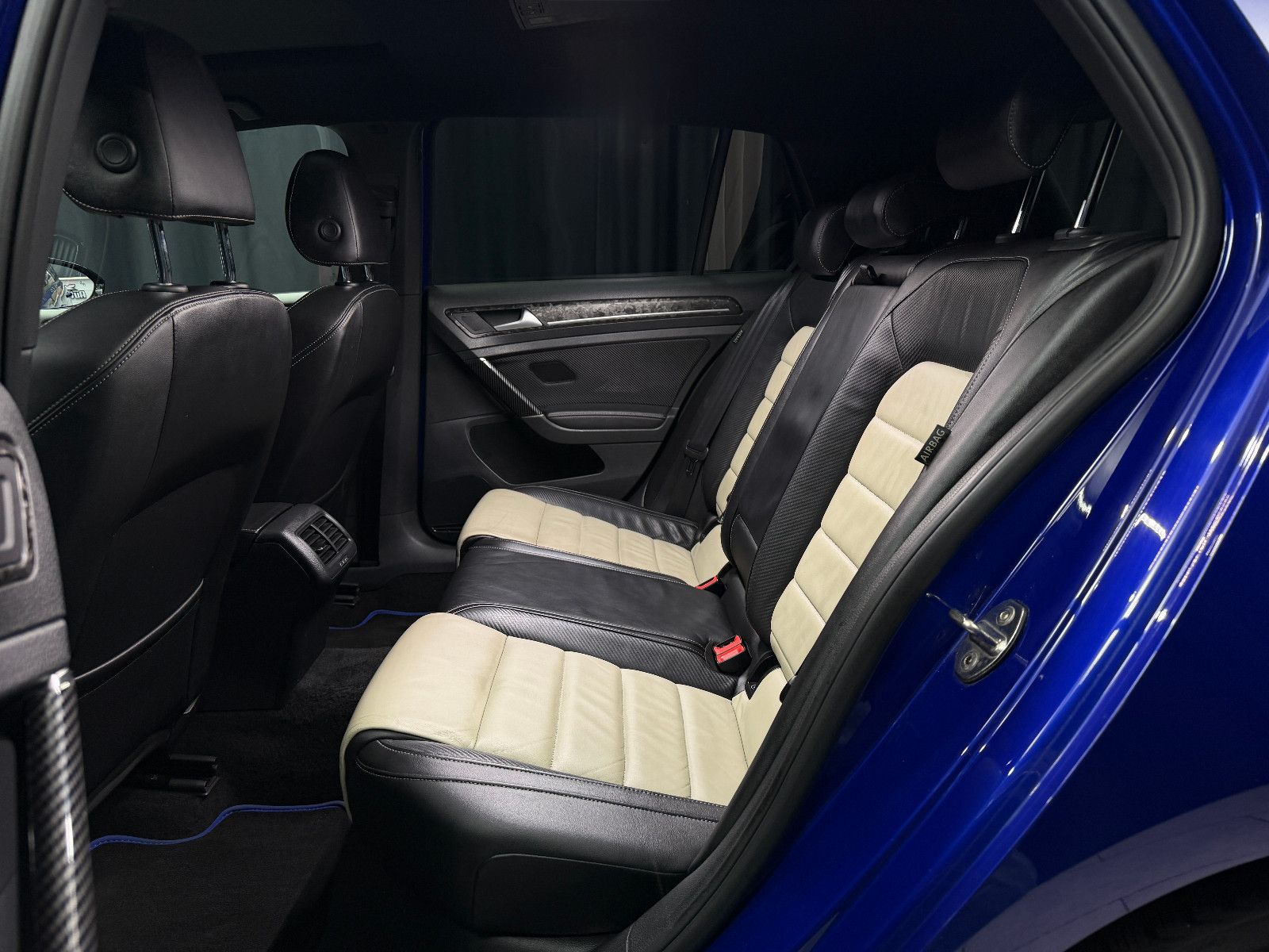 Fahrzeugabbildung Volkswagen Golf VII R 4Motion |REMUS|PANO|LEDER