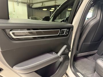 Porsche Cayenne - 10