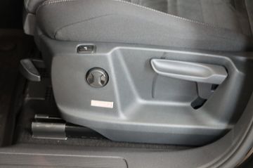 Volkswagen Touran 2.0 DSG R-Line 7-Sitze AHK Kamera