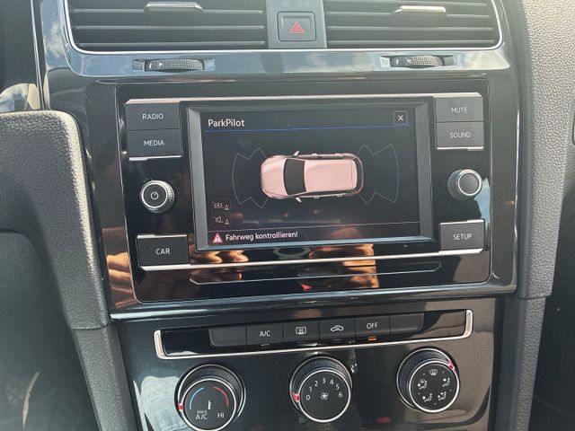 Volkswagen Golf VII Comfortline BMT Klima+AHK+PDC v+h+LED