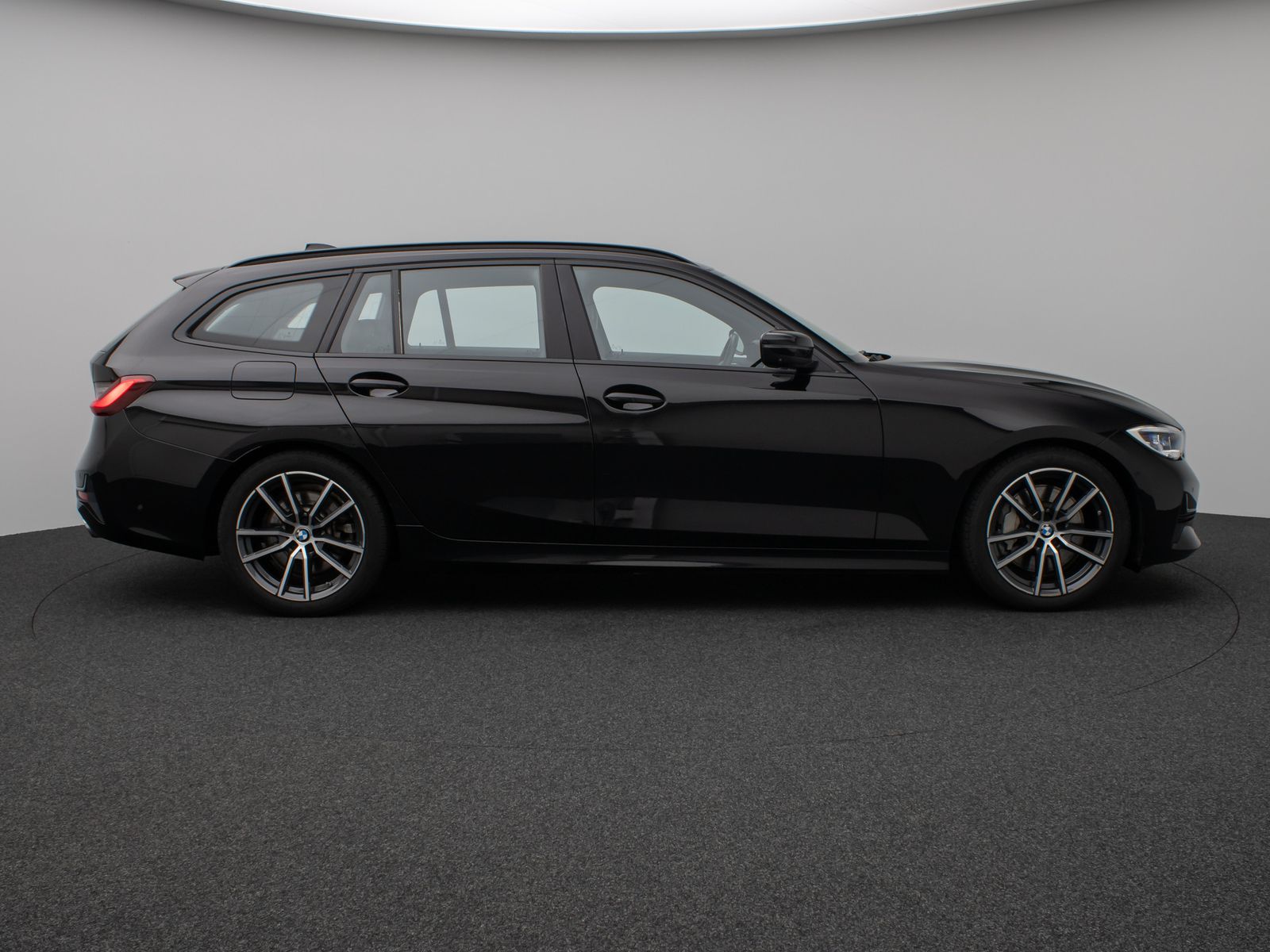 Fahrzeugabbildung BMW 330i Panorama Laser 360°HUD HiFi Komfort Sport