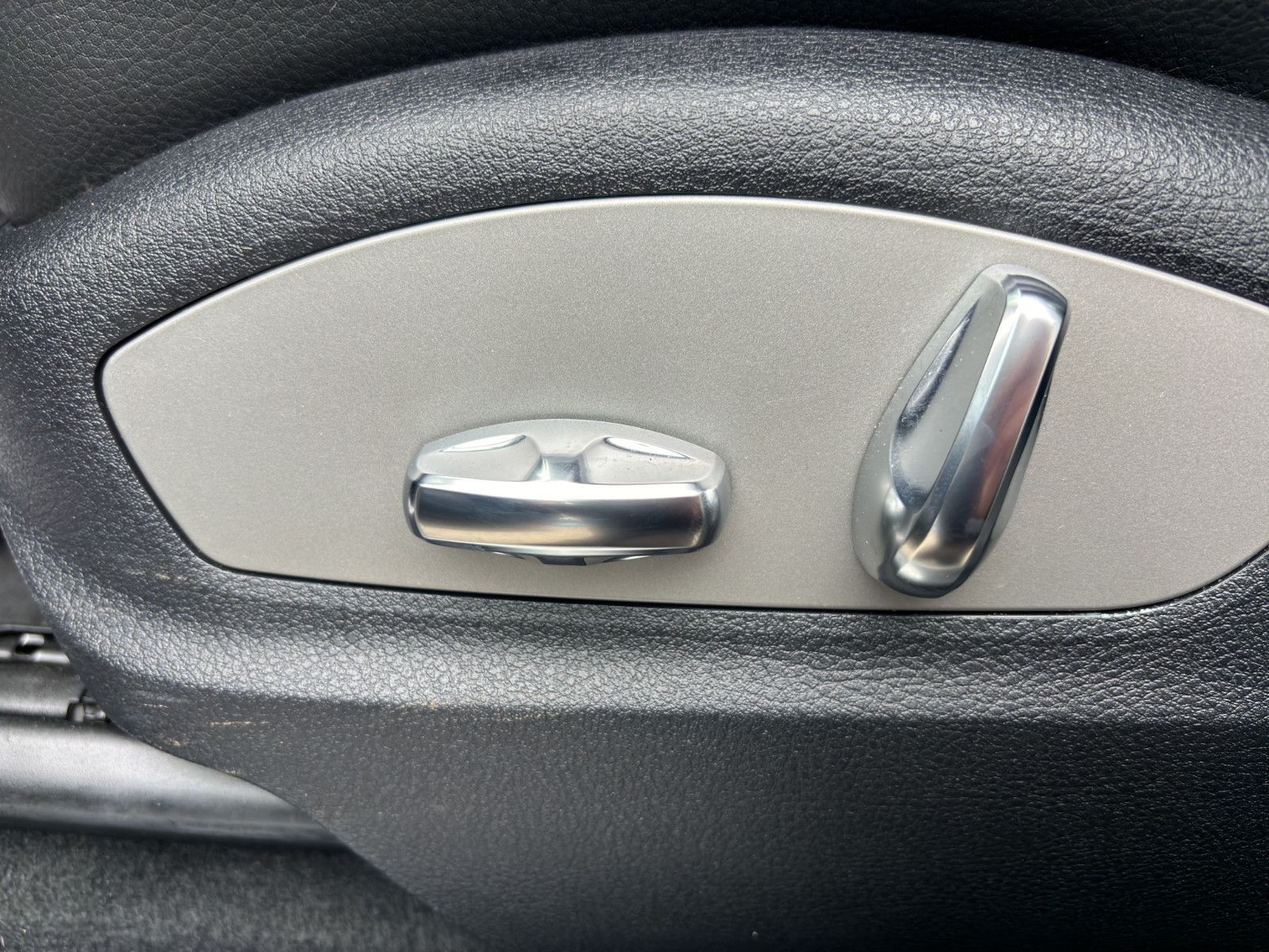 Fahrzeugabbildung Porsche Macan S* Navi*Kamera*AHK* PASM*Sitzheizung*