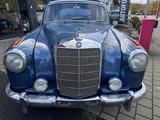 Mercedes-Benz 220 S Ponton aus dem Jahr  1956 - Mercedes-Benz 220: Ponton 220s