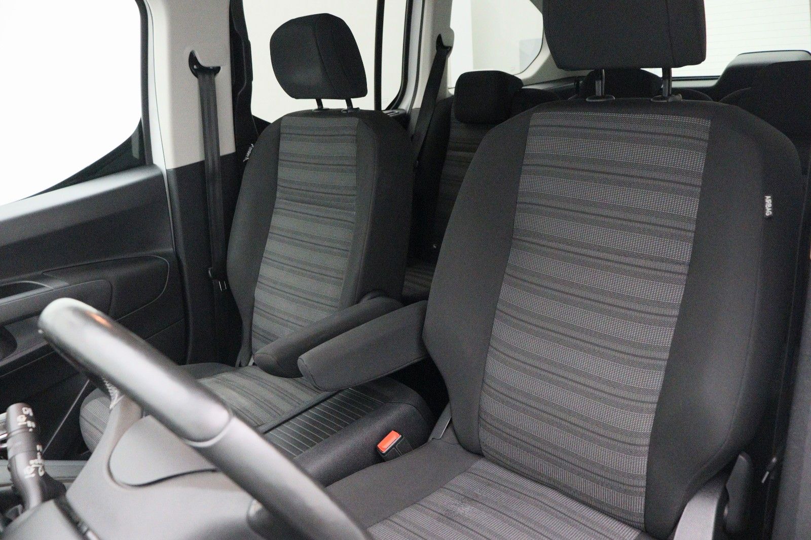 Fahrzeugabbildung Opel Combo Life 1.5 Edition StandHzg NAVI AHK