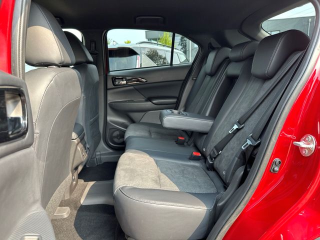 Eclipse Cross / UPE: 50.090,- € / 2.4 PHEV CVT 4