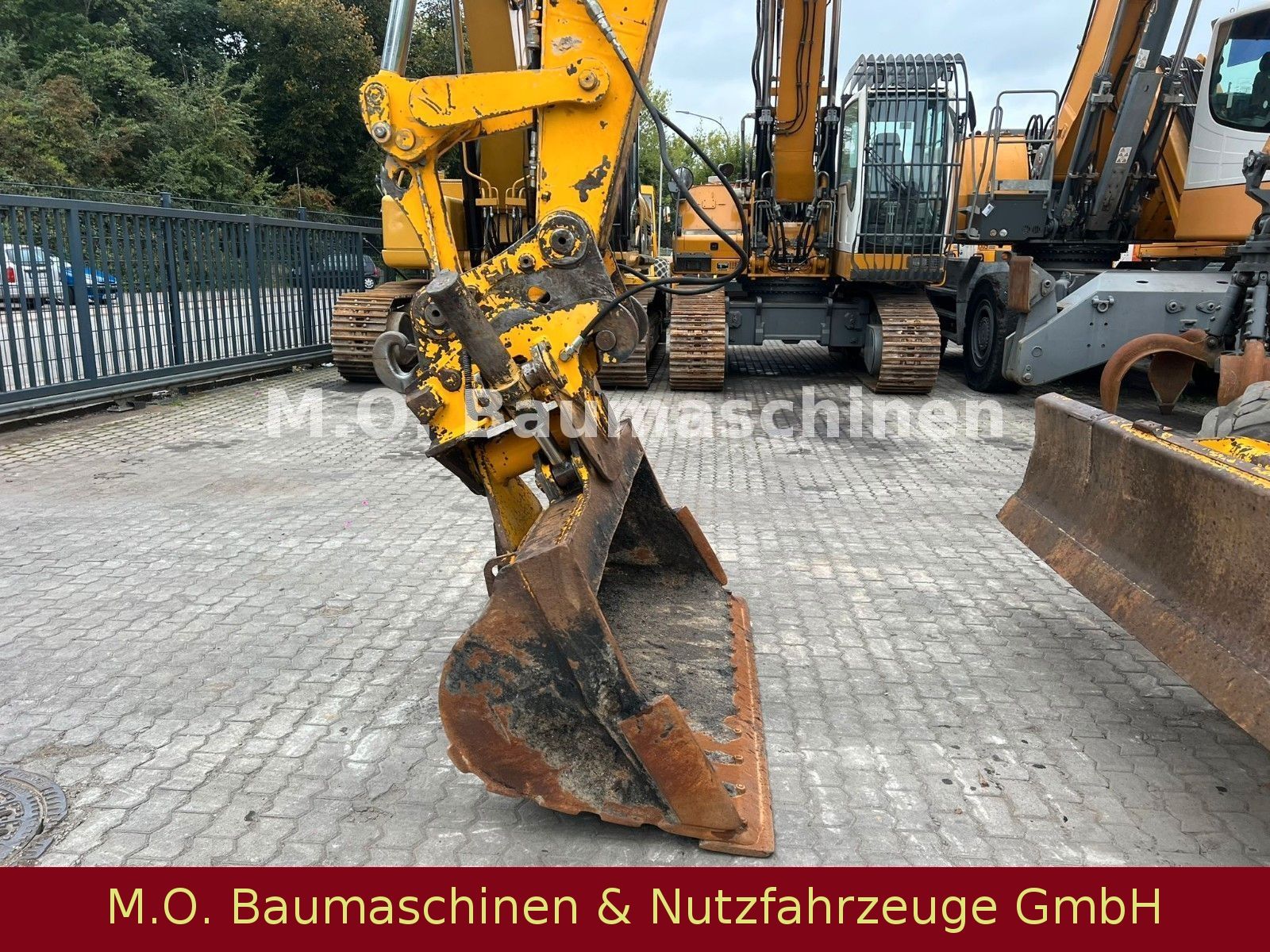 Fahrzeugabbildung CAT CATERPILLAR M 316 D
