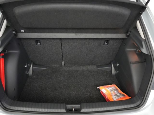 Fabia ACTIVE MPI+LED LICHT+PARKPILOT HI+KLIMAANL
