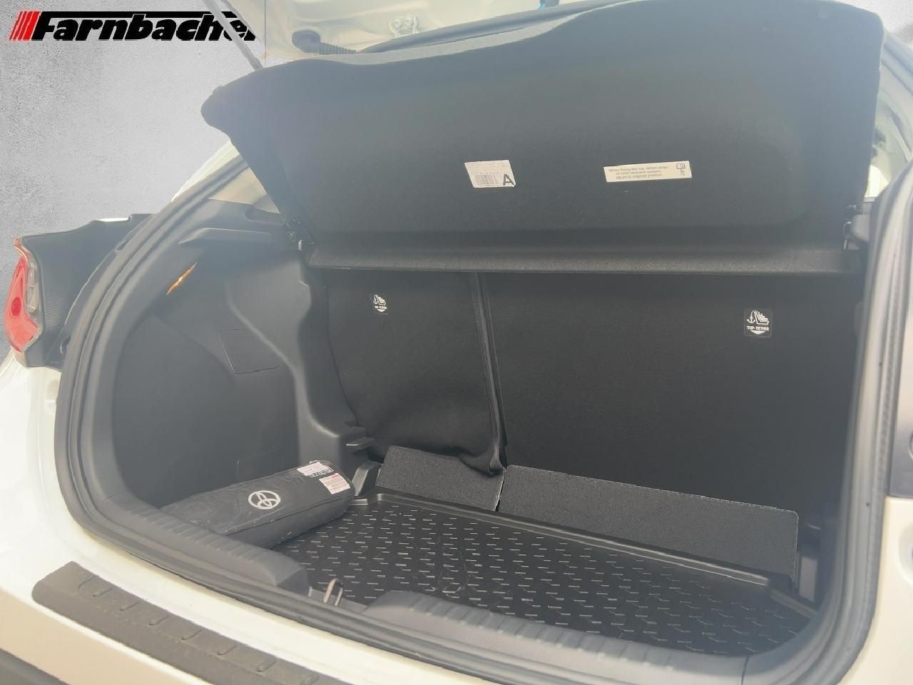 Fahrzeugabbildung Toyota Yaris Hybrid Team Deutschland