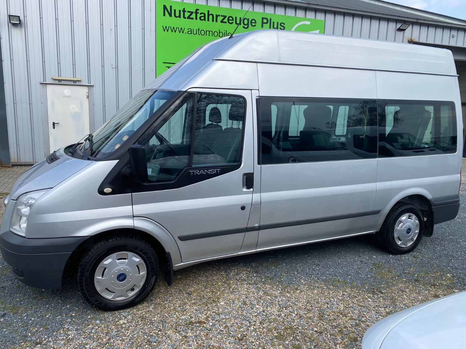 Fahrzeugabbildung Ford Transit Kombi FT 300 M Trend,STH,ROLLSTUHLLIFT