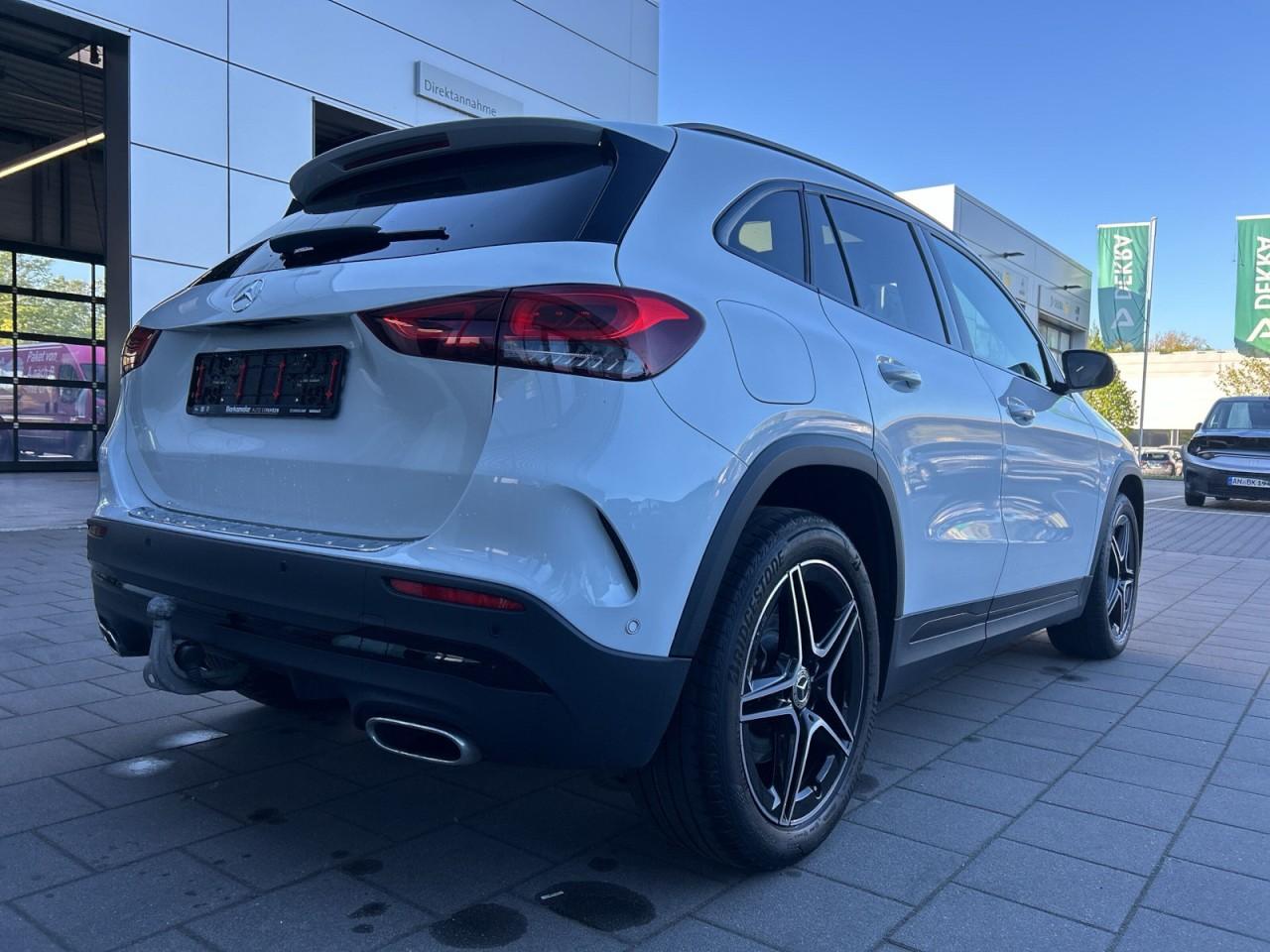 Mercedes-Benz GLA 250 e *Panoramadach*