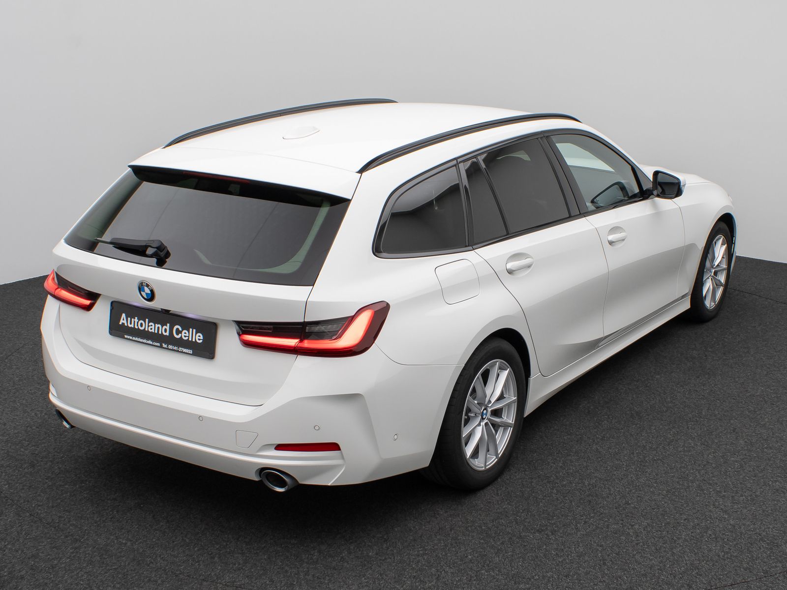 Fahrzeugabbildung BMW 320d Kamera HUD DAB AHK Alarm Sport Leder Ad.LED