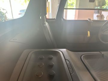Bild 6 Opel Rocks-e Elektro digitales Cockpit LED