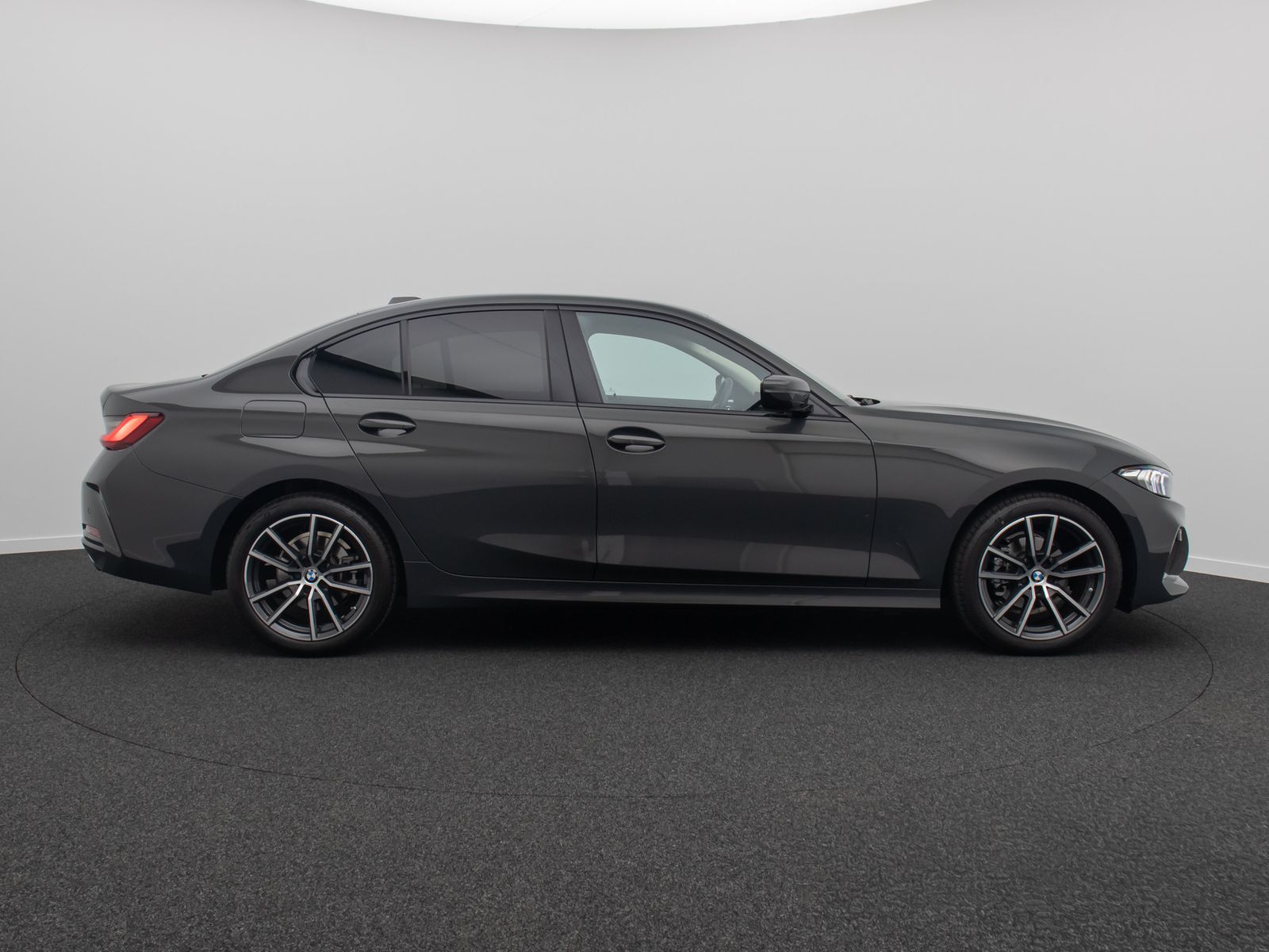 Fahrzeugabbildung BMW 318d Sport Leder DAB Individual DrivAssis 18Zoll