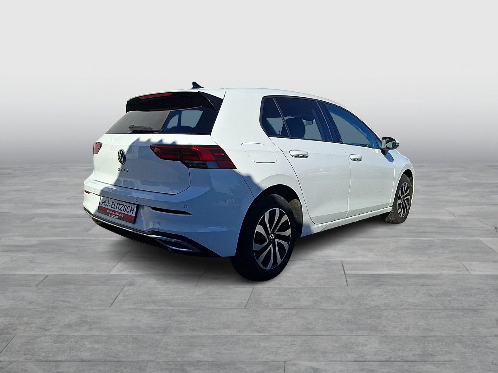Fahrzeugabbildung Volkswagen Golf VIII TSI Active LED Navi AID SHZ PDC