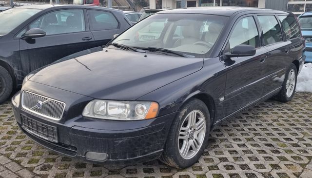 Volvo V70 Kombi 2.4 Momentum+Klimaauto/Leder/8fach ber