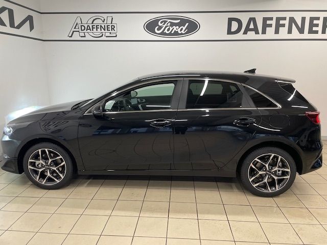 Fahrzeugabbildung Kia Ceed Ultimate Edition VerkehrszeichenERK Kamera