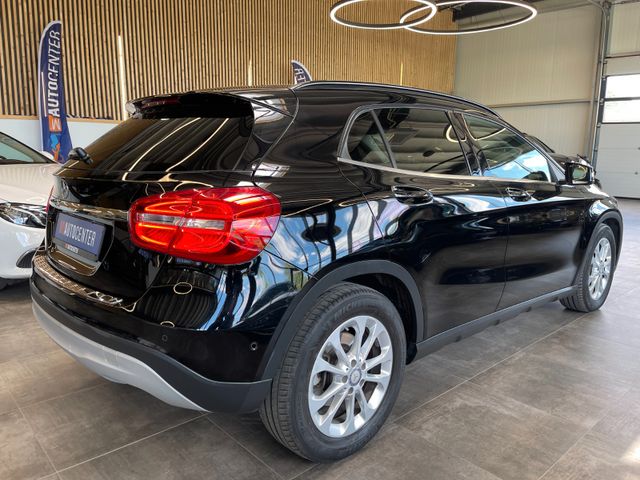 Mercedes-Benz GLA 200 7G-DCT Style *NAVI*XENON*SHZ*TEMPOMAT*