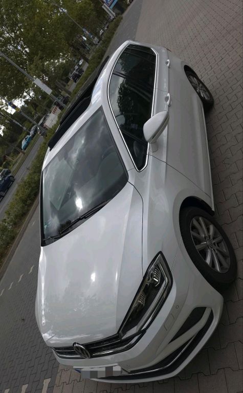 Image of Volkswagen Golf Sportsvan