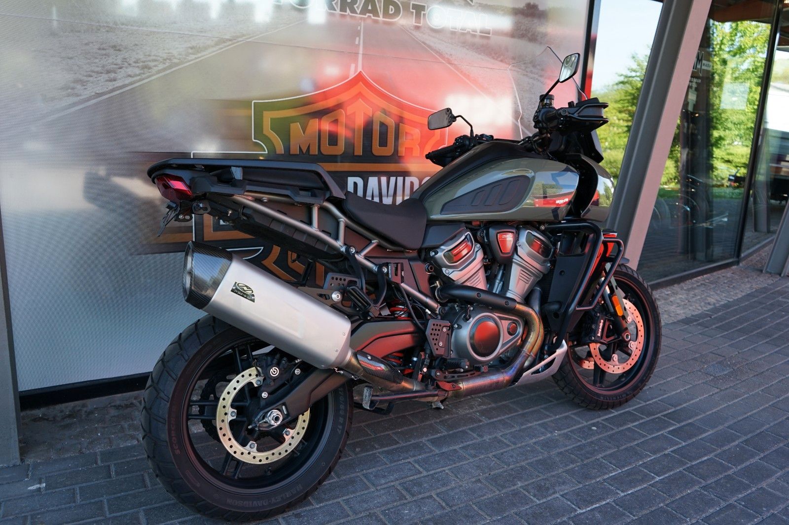 Fahrzeugabbildung Harley-Davidson Pan America Special RA 1250 S mit Jekill & Hyde