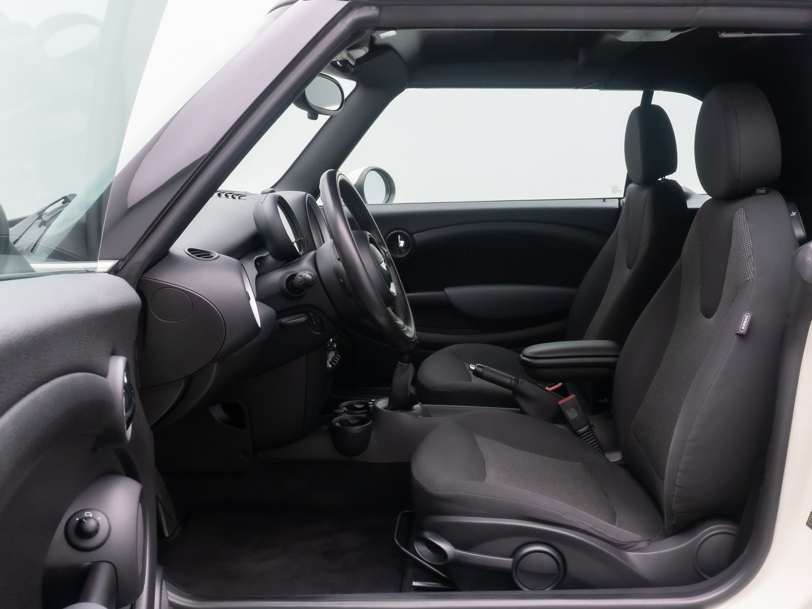 Fahrzeugabbildung MINI Cooper Cabrio PDC Lederlenkrad Sitzhzng MP3 LM