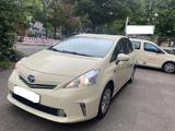 Toyota Prius+ 1.8-l-VVT-i Kamera 7Set Farebe:WEISS - mit Hybrid-Antrieb: Taxi, Kleinbus