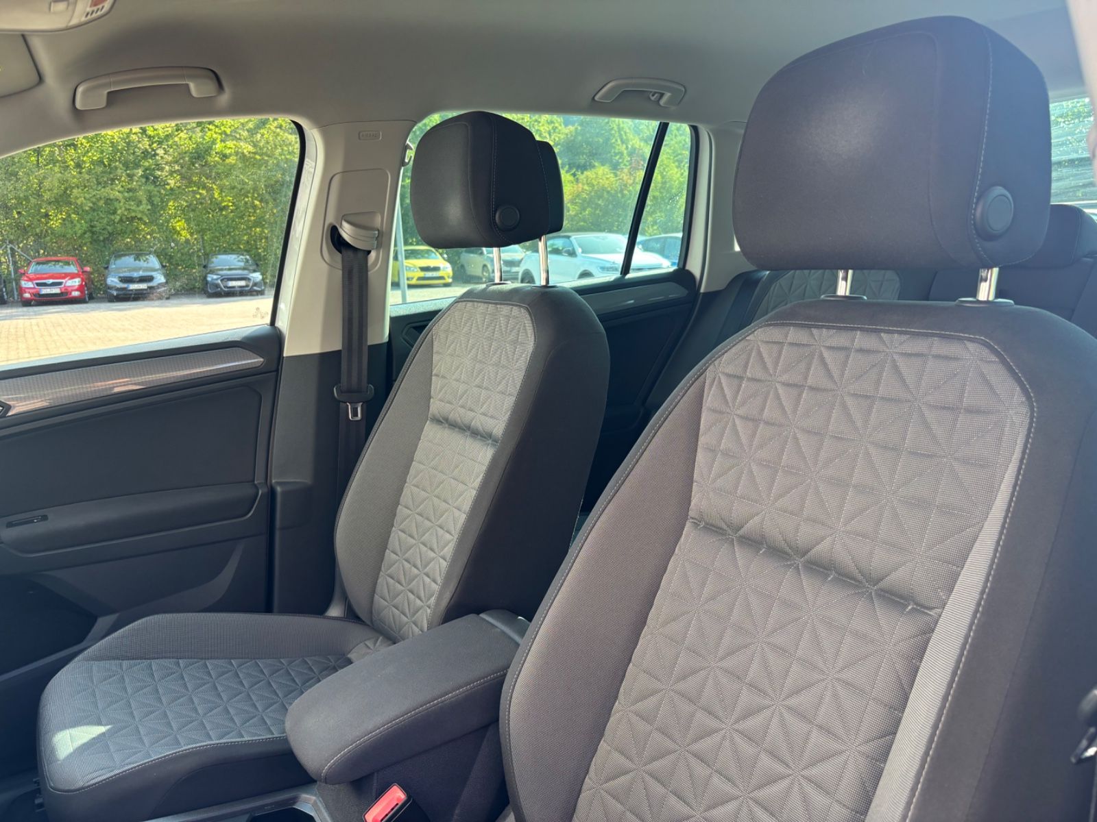 Fahrzeugabbildung Volkswagen Tiguan Life 1.4 TSI eHybrid