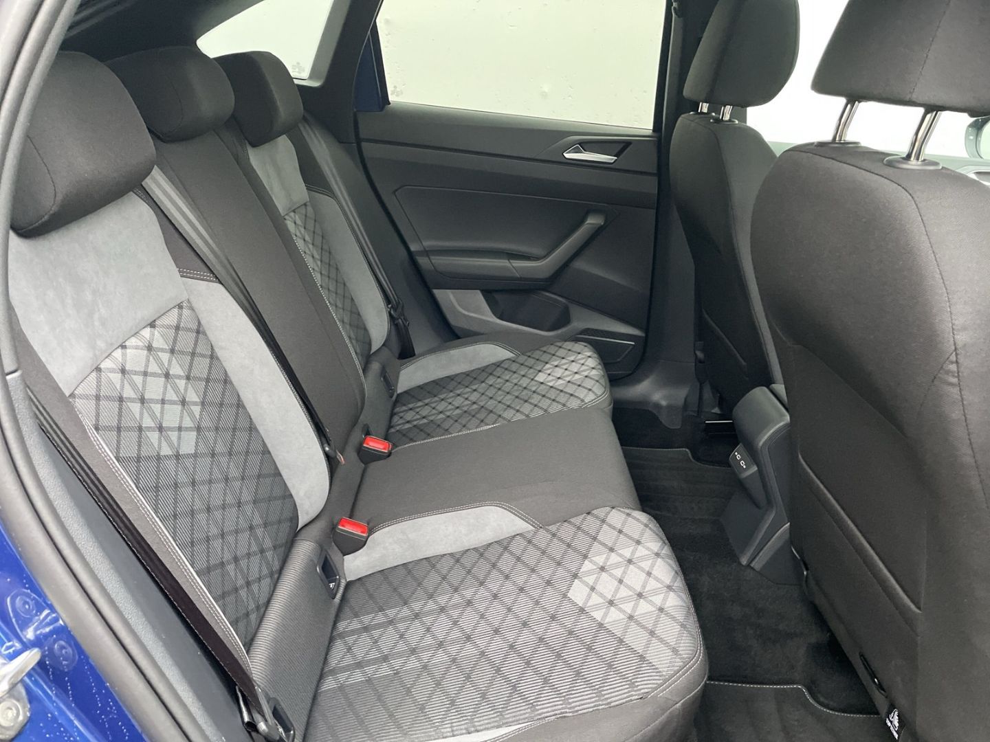 Taigo 1.0 TSI DSG R-Line Black Style Kamera/Pano