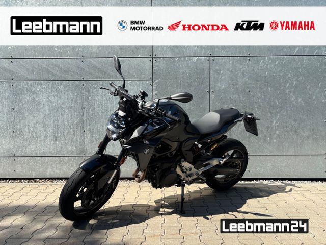 BMW F 900 R Triple Black 2 Pakete