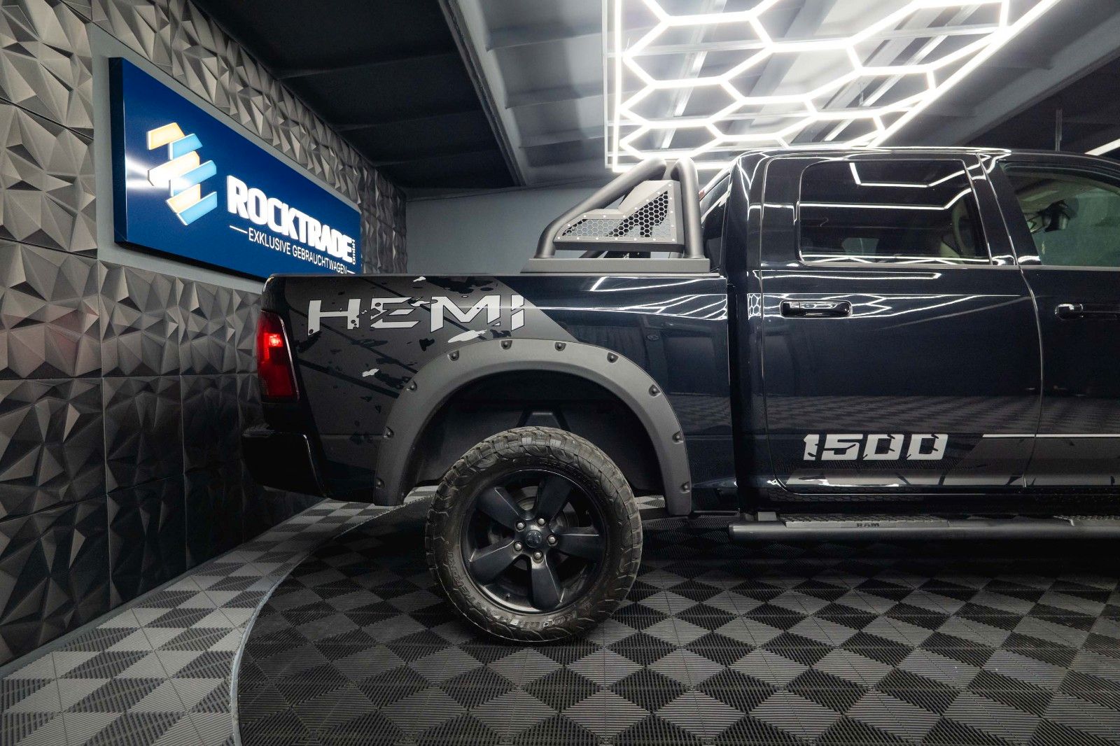 Fahrzeugabbildung Dodge RAM 5.7 V8 HEMI 4x4 OFFROAD Night-Paket *LED*AHK