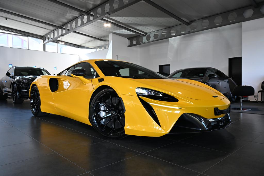 McLaren Artura MSO/Performance/Carbon/Lift/Exhaust/B&W