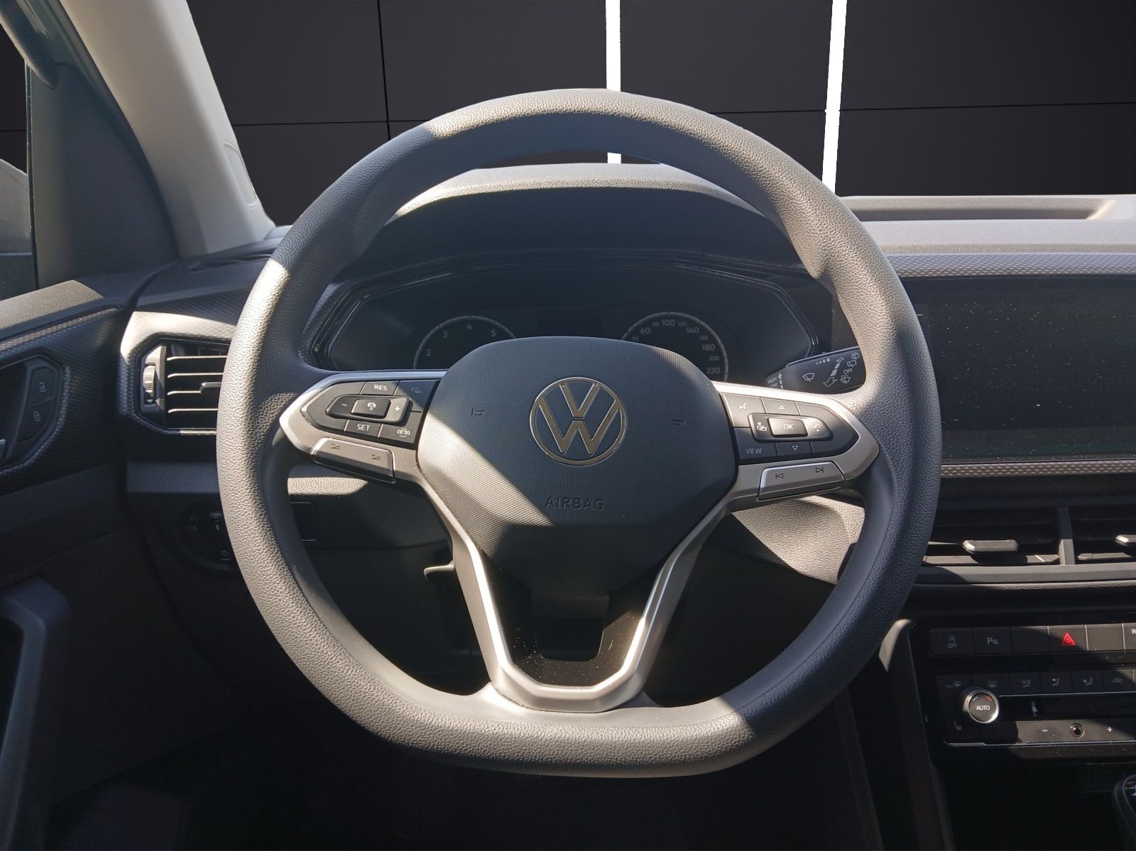 Fahrzeugabbildung Volkswagen T-Cross TSI Life LED
