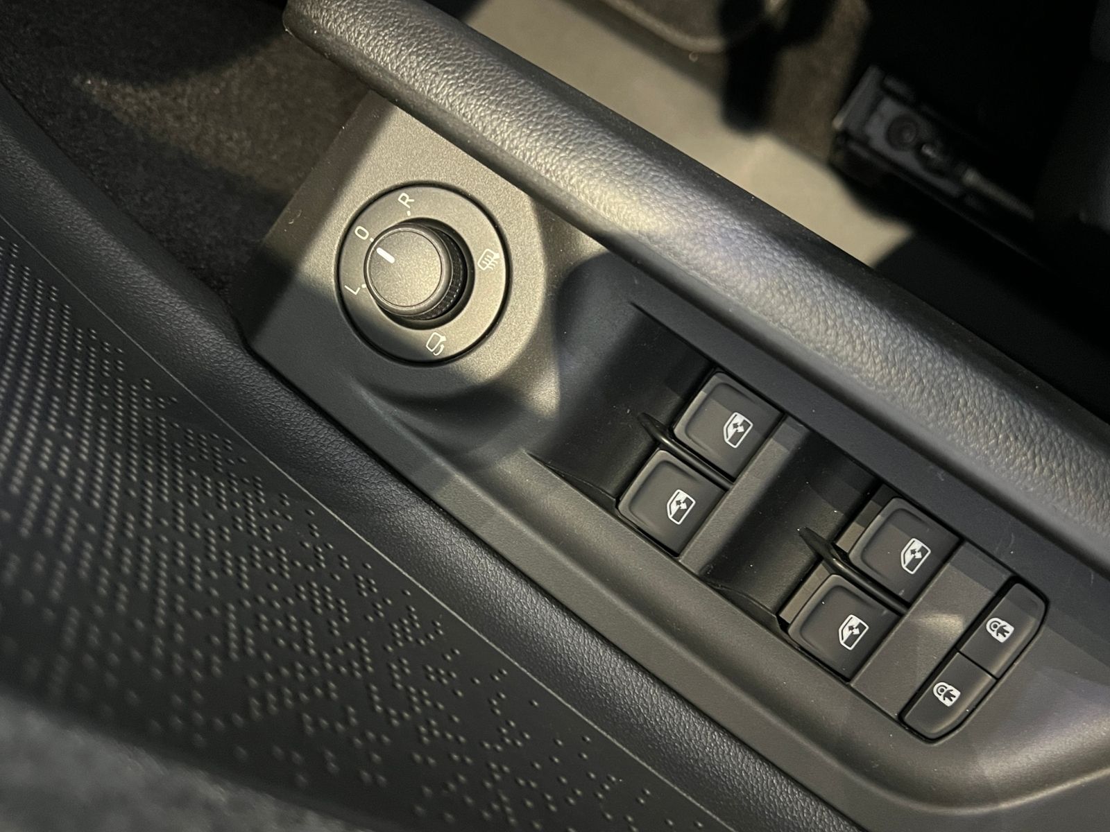 Fahrzeugabbildung SKODA Enyaq 60 *AHK, Matrix-LED, Smart Link, LM"-20*