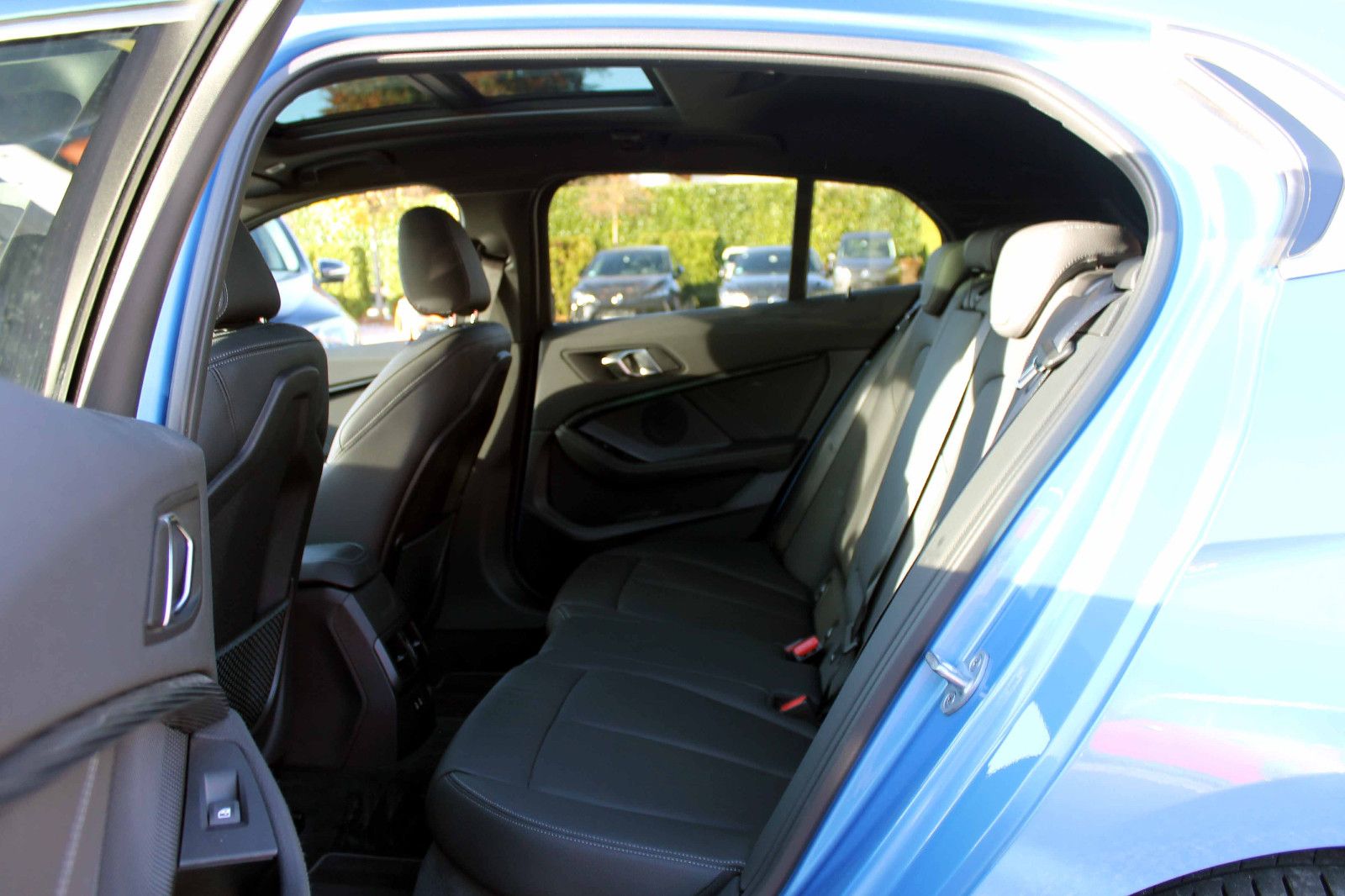 Fahrzeugabbildung BMW 120d xDrive Luxury-Line LED PANO HUD ACC KAM SHZ