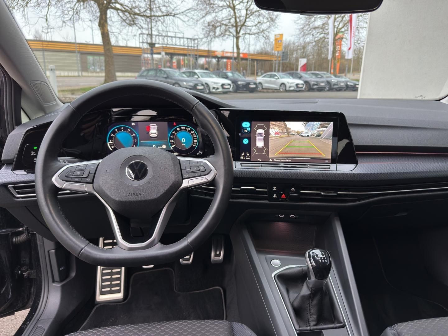 Fahrzeugabbildung Volkswagen Golf United VIII UNITED 1,5 l TSI,Navi,Rückf.-Ka