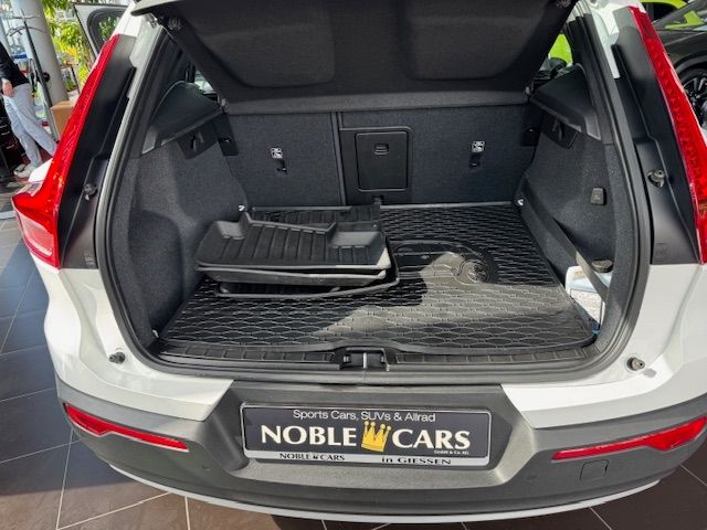 Fahrzeugabbildung Volvo XC40 Momentum Pro AWD AHK LED NAVI
