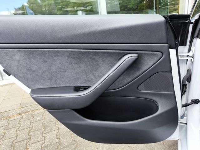 Fahrzeugabbildung Tesla Model 3 LR Dual AWD PANO+STDHZ+LED+KAM+NAVI+AHK+