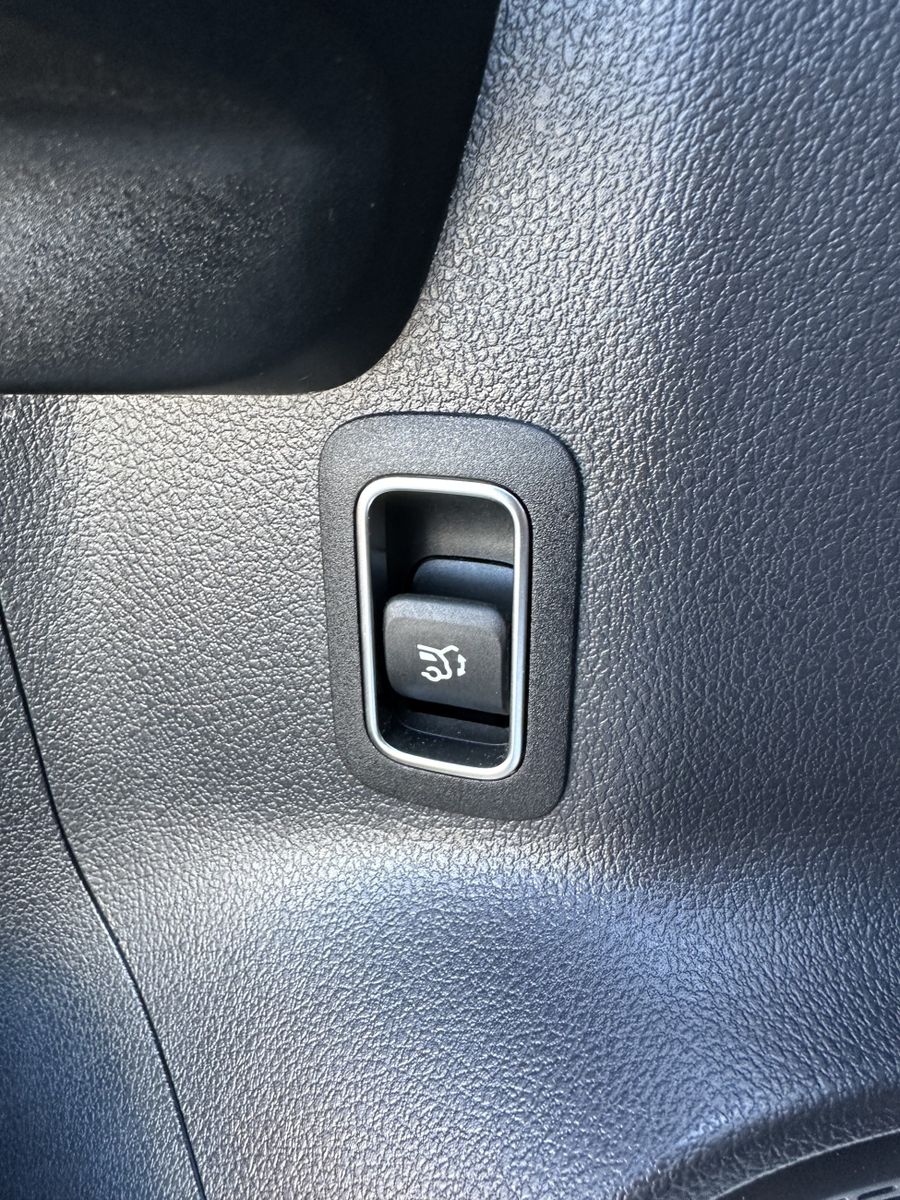 Fahrzeugabbildung Mercedes-Benz EQB 300 Progressive 4Matic NAV+LED+KAMERA+TOTWIN
