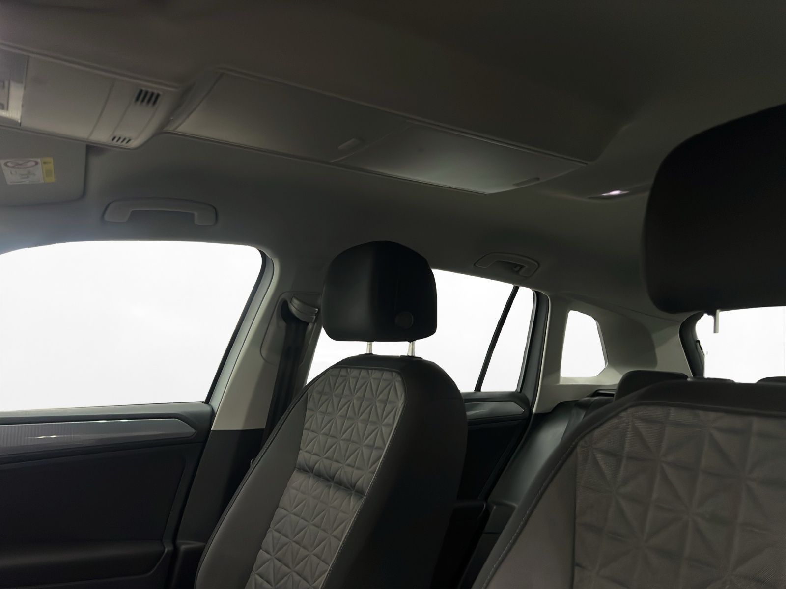 Volkswagen Tiguan - Bild 11