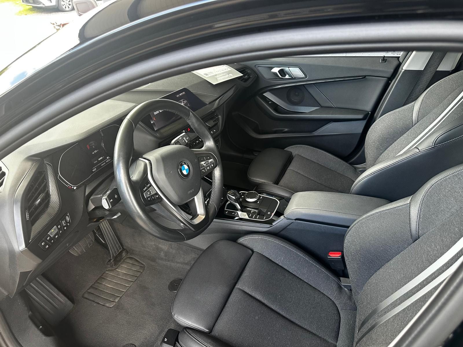 BMW 118 Baureihe 1 Lim. 118 i Sport Line | LED