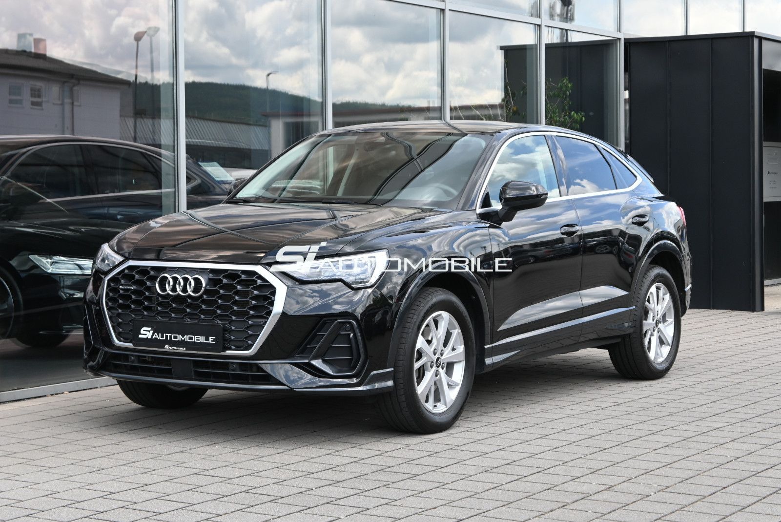 Fahrzeugabbildung Audi Q3 Sportback 40 TDI quattro S tr. °AHK°KAMERA°