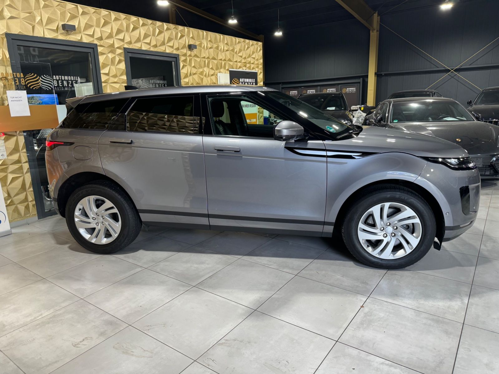 Fahrzeugabbildung Land Rover Range Rover Evoque S//