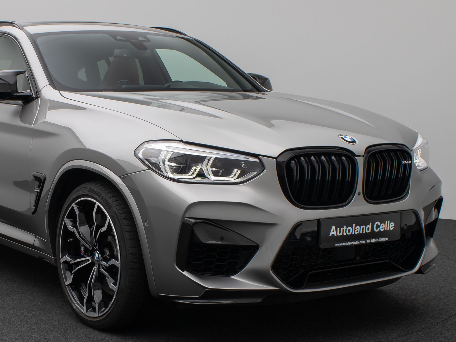 Fahrzeugabbildung BMW X4 M Panorama 360°HUD DAB H/K Individual 21Zoll