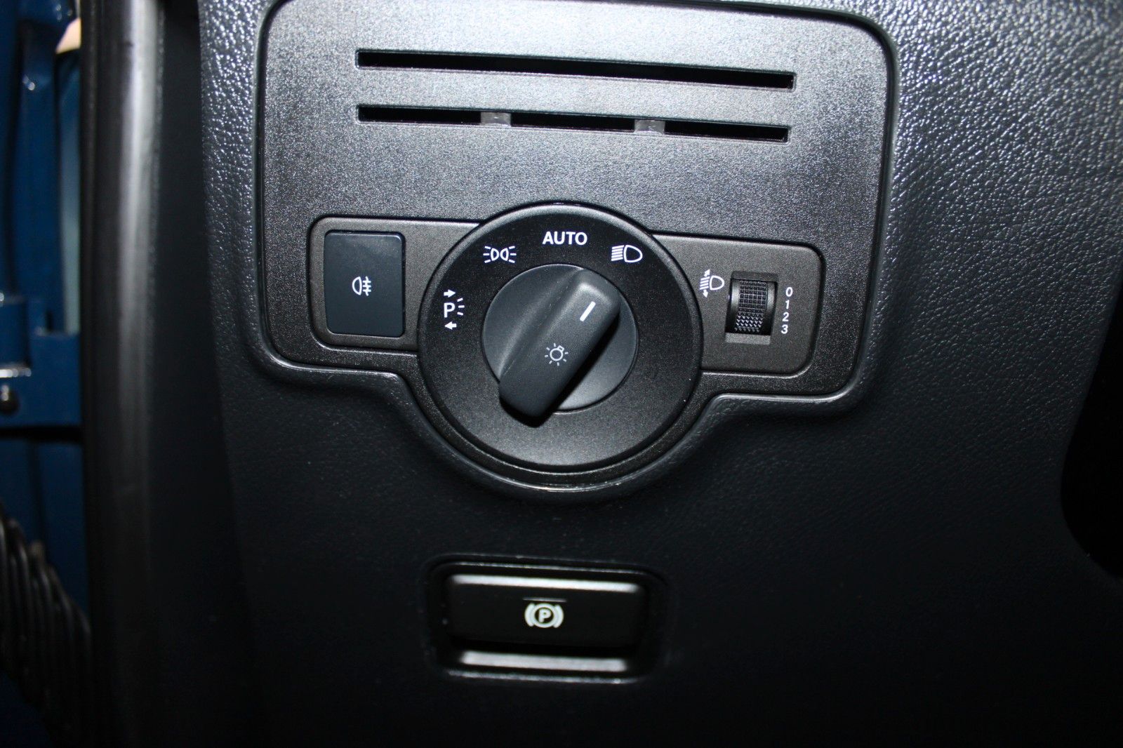 Fahrzeugabbildung Mercedes-Benz Vito MIXTO LANG 5-Si Klima STDHZ NAVI AHK CAM