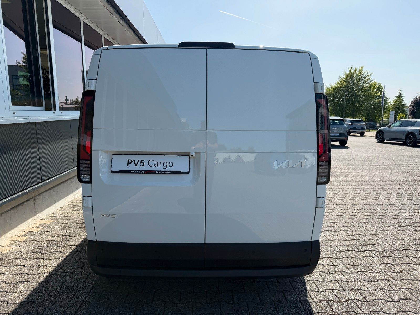 Fahrzeugabbildung Kia PV5 Cargo L2H1 71,2 Elite WP AW Laderaumausklei