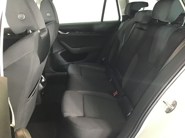 Fahrzeugabbildung Skoda Octavia Selection Combi 1.5eTSI DSG/ACC/AHK/Navi