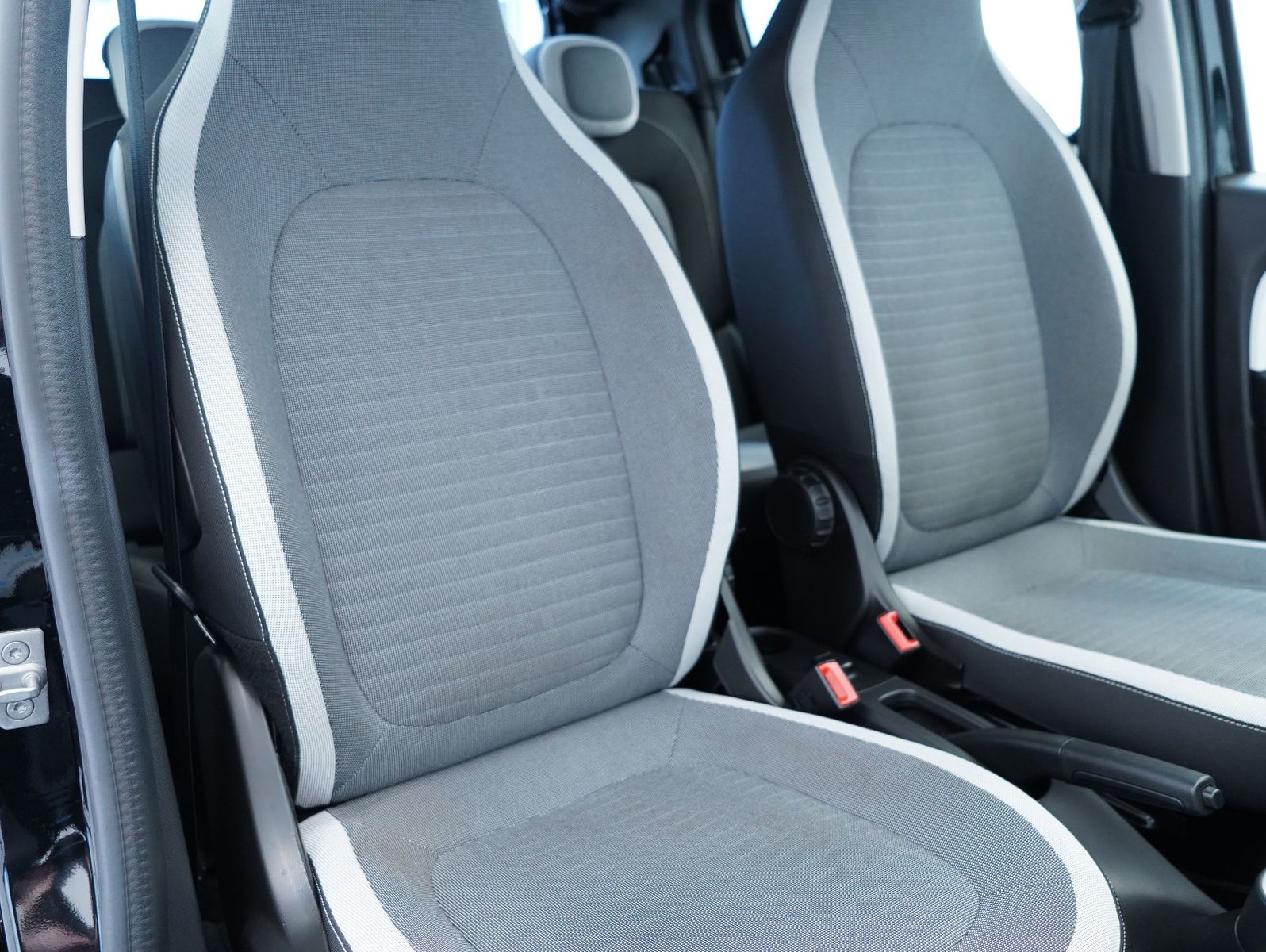 Fahrzeugabbildung Renault Twingo Zen Electric KLIMA-AUTOM/SHZ/SOH