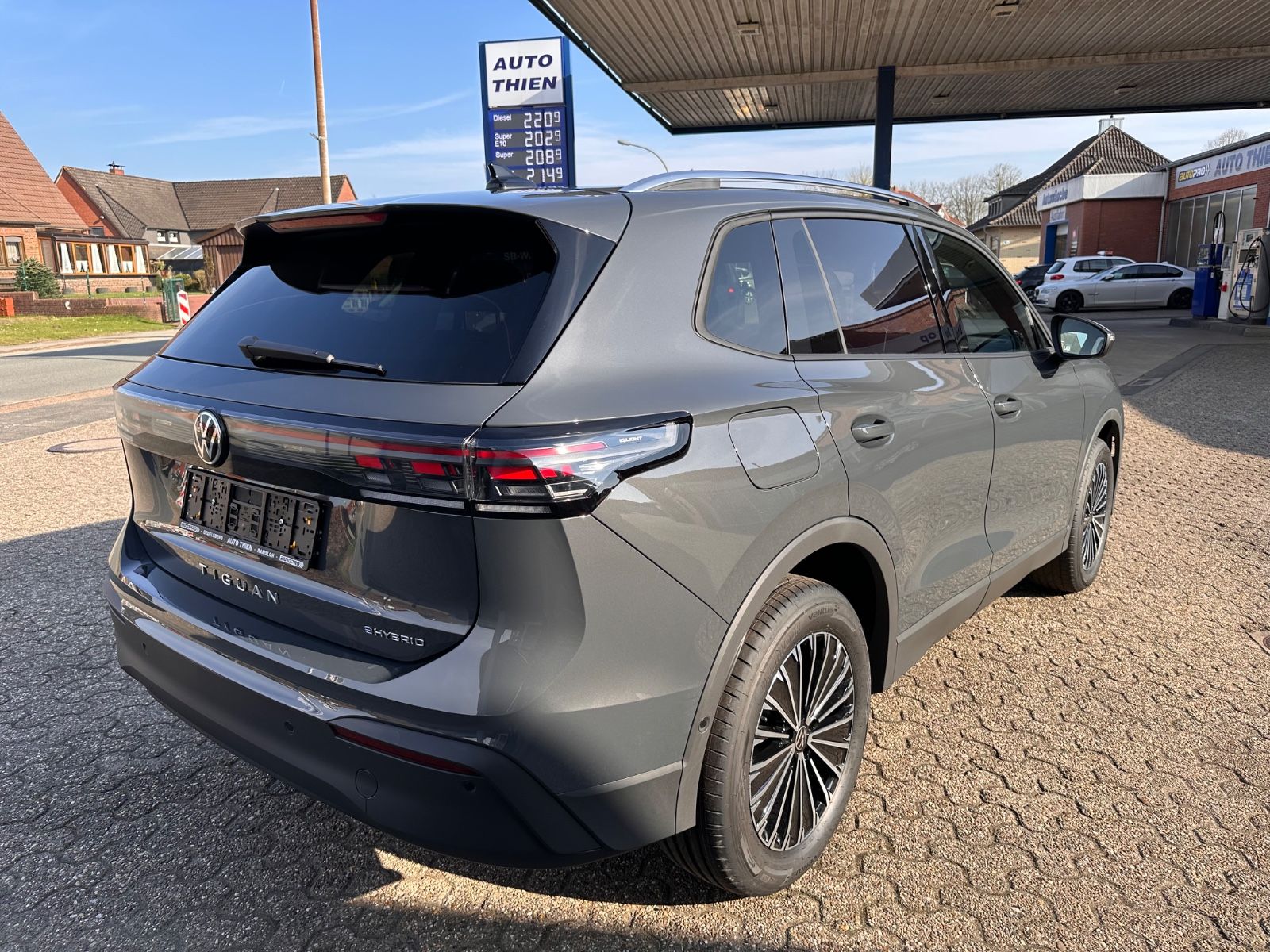 Fahrzeugabbildung Volkswagen Tiguan Life 1.5 e-Hybrid DSG ACC/APP/PDC/LED+